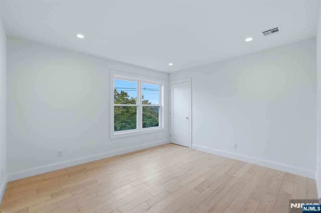 60 Lasalle Avenue Property Photo 23