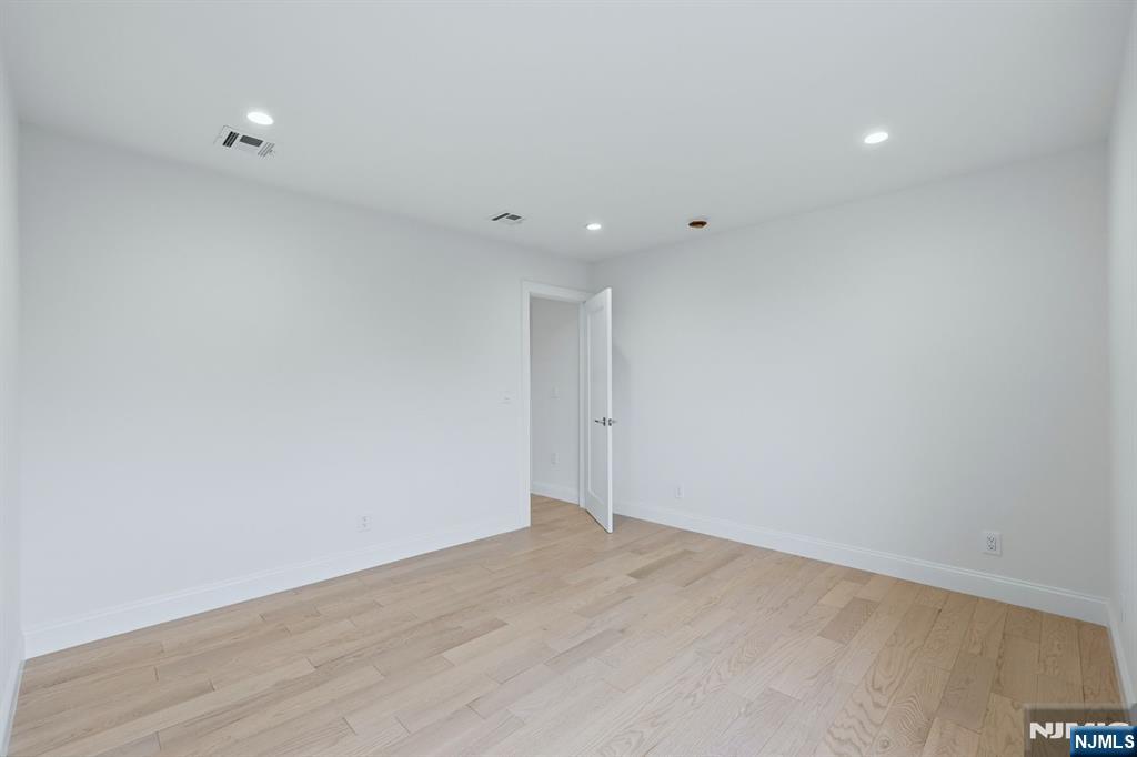 60 Lasalle Avenue Property Photo 24