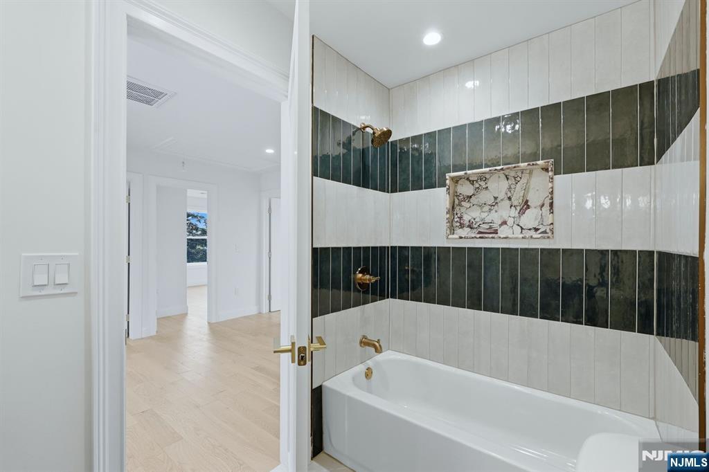 60 Lasalle Avenue Property Photo 27
