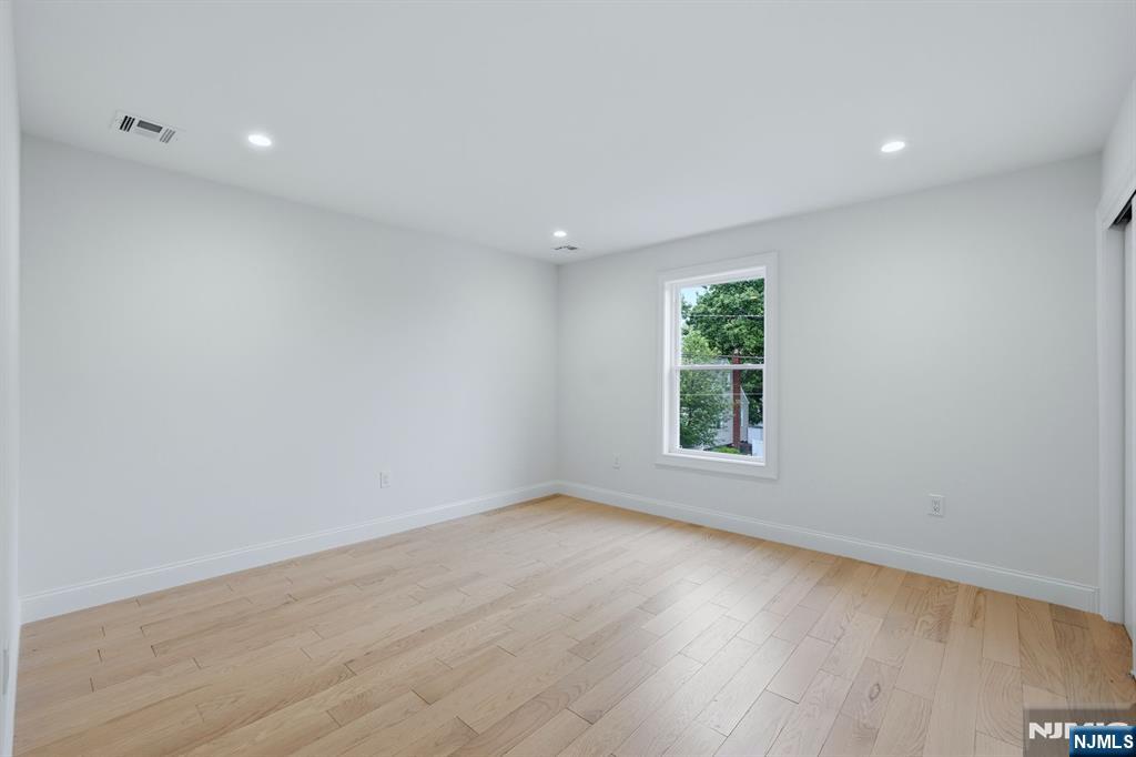 60 Lasalle Avenue Property Photo 29