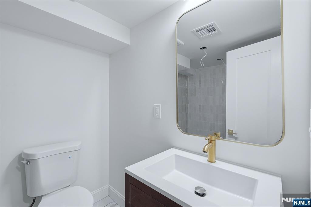 60 Lasalle Avenue Property Photo 33