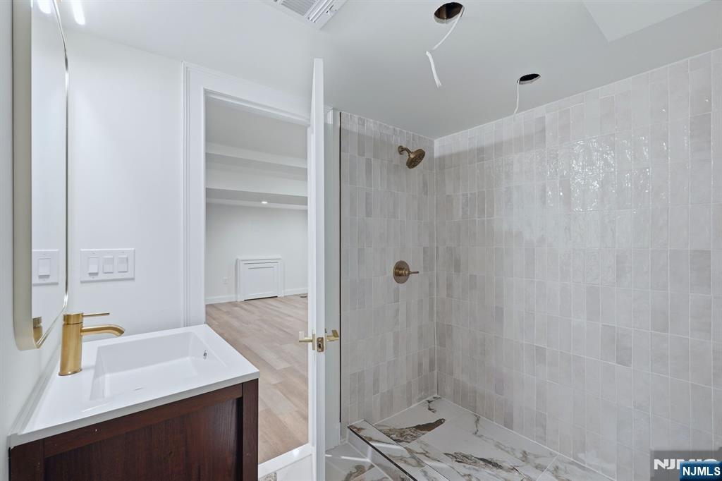 60 Lasalle Avenue Property Photo 34