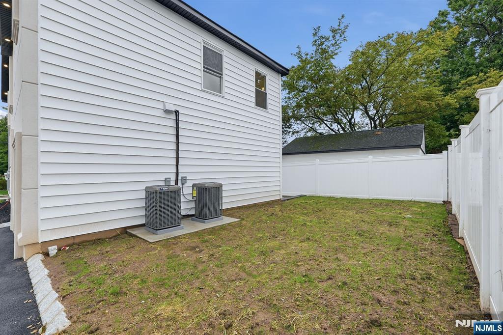 60 Lasalle Avenue Property Photo 35