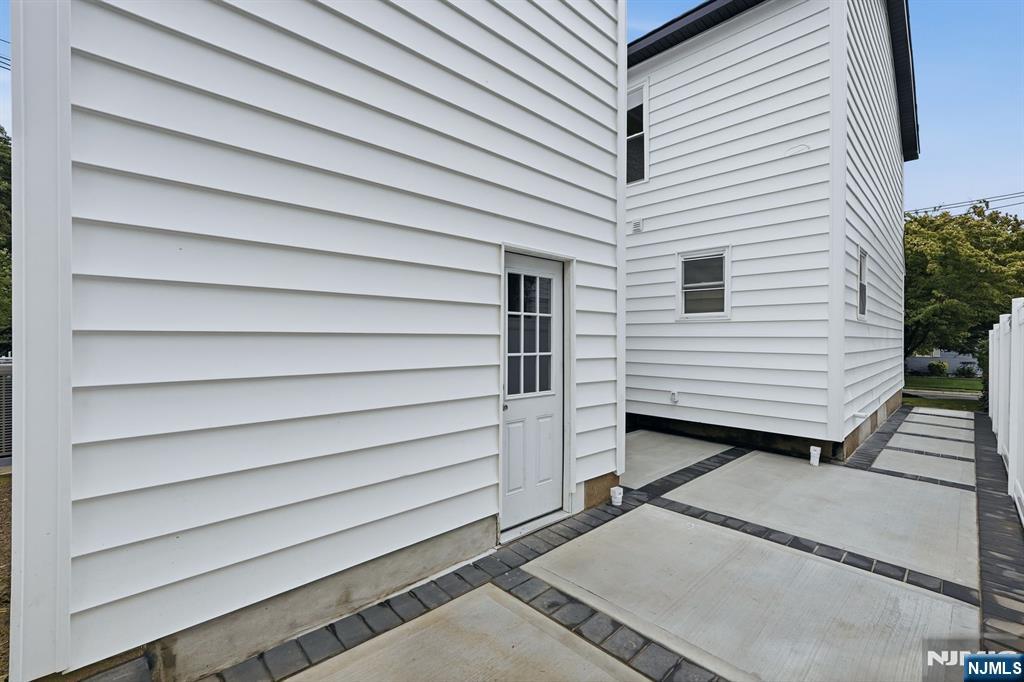 60 Lasalle Avenue Property Photo 38