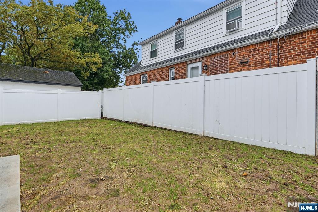 60 Lasalle Avenue Property Photo 39