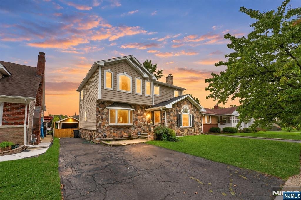 2319 Colonial Drive