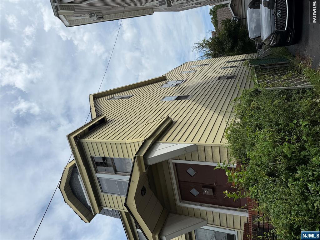 26033497 Property Photo 2
