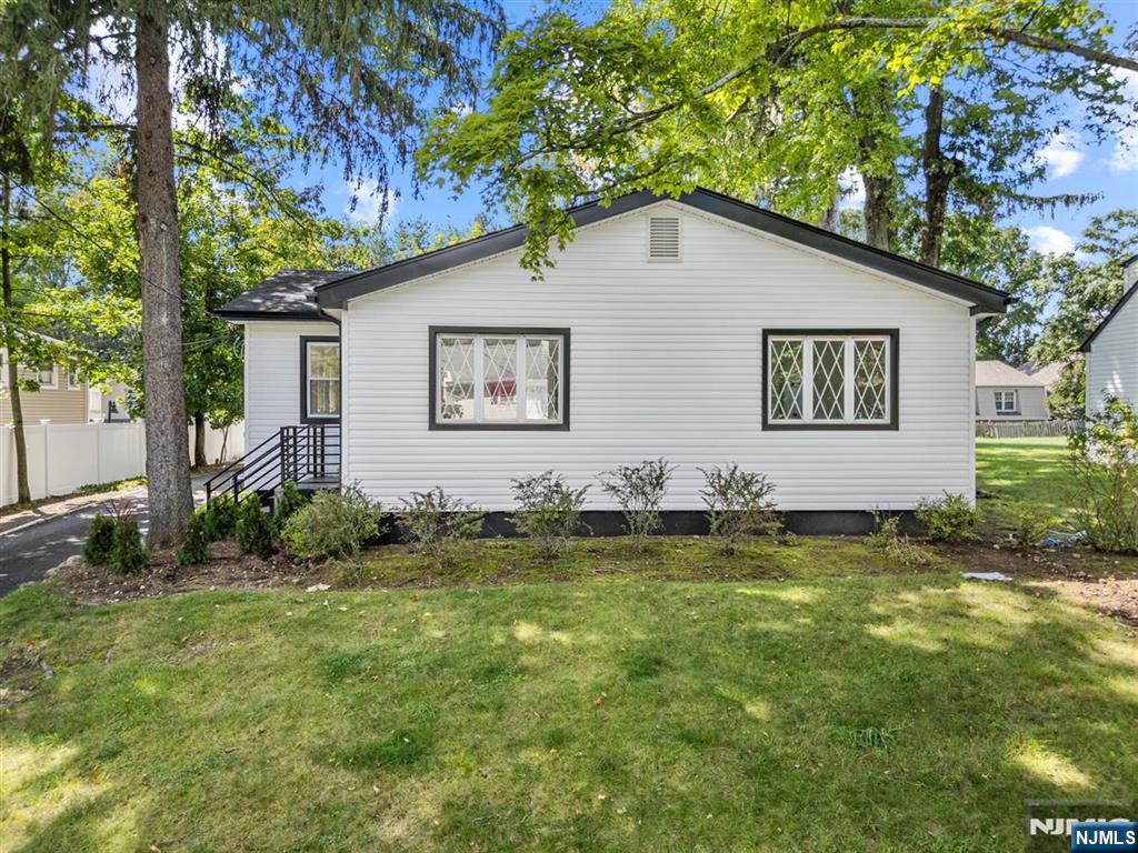 137 Myrtle Avenue Property Photo 1