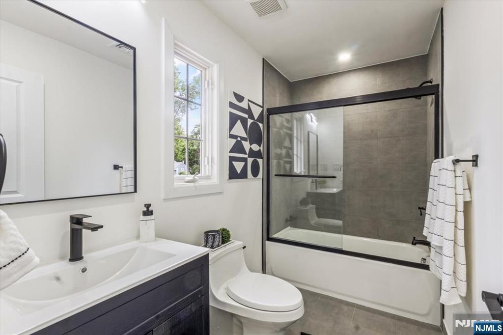 137 Myrtle Avenue Property Photo 8