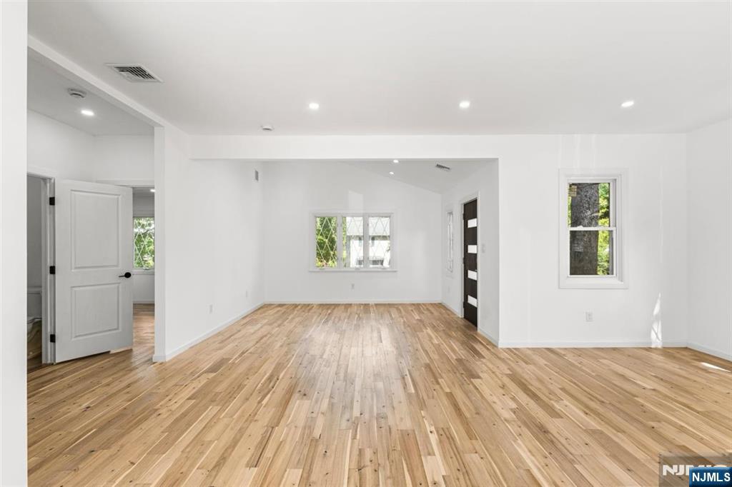 137 Myrtle Avenue Property Photo 17