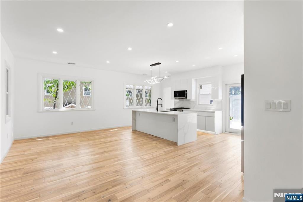 137 Myrtle Avenue Property Photo 18