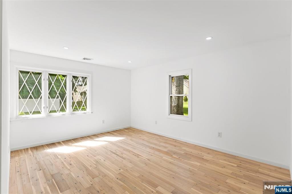 137 Myrtle Avenue Property Photo 22