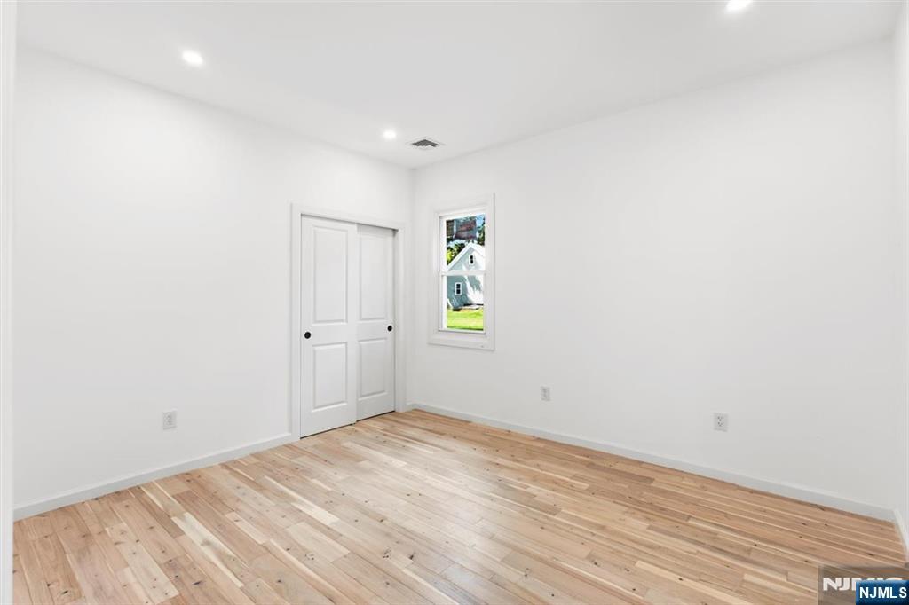 137 Myrtle Avenue Property Photo 25