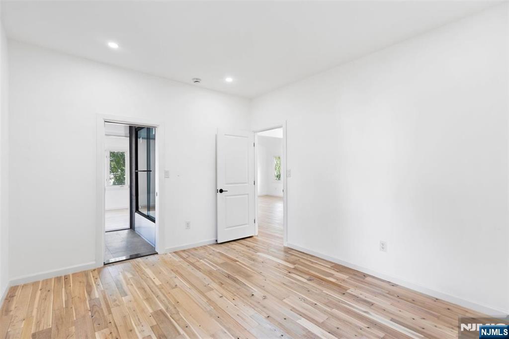 137 Myrtle Avenue Property Photo 26