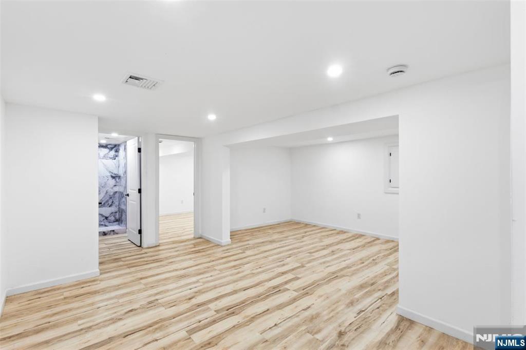 137 Myrtle Avenue Property Photo 30