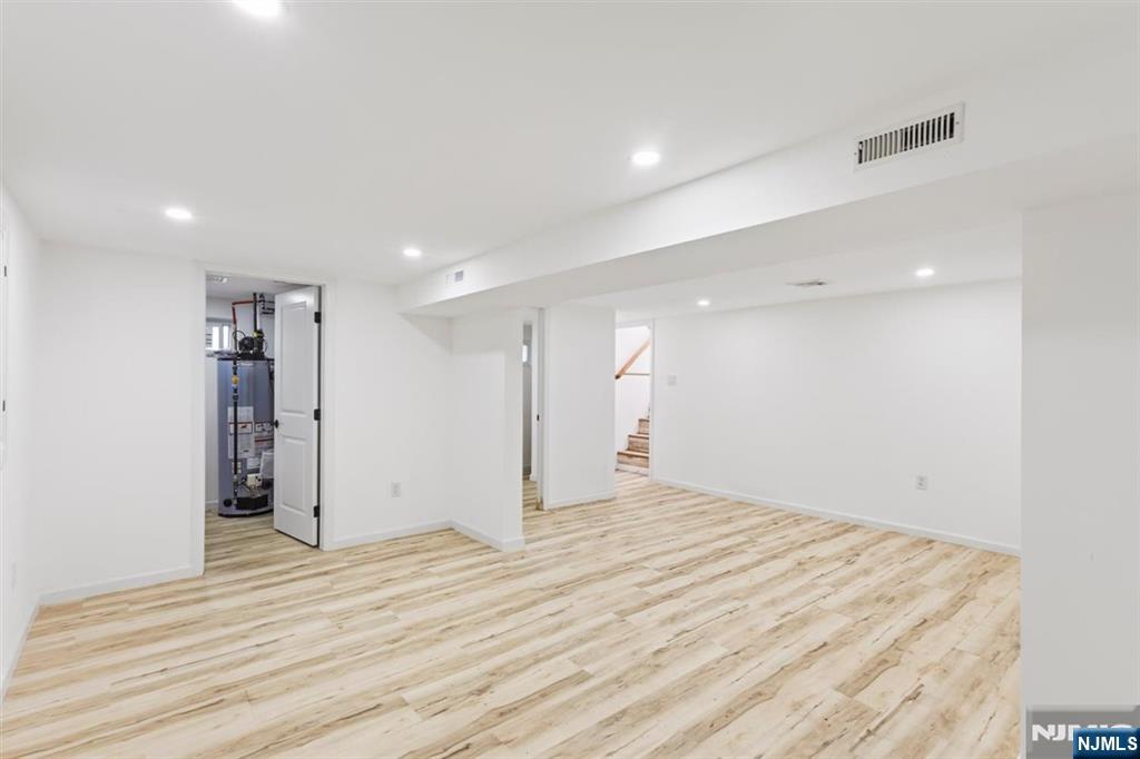 137 Myrtle Avenue Property Photo 31