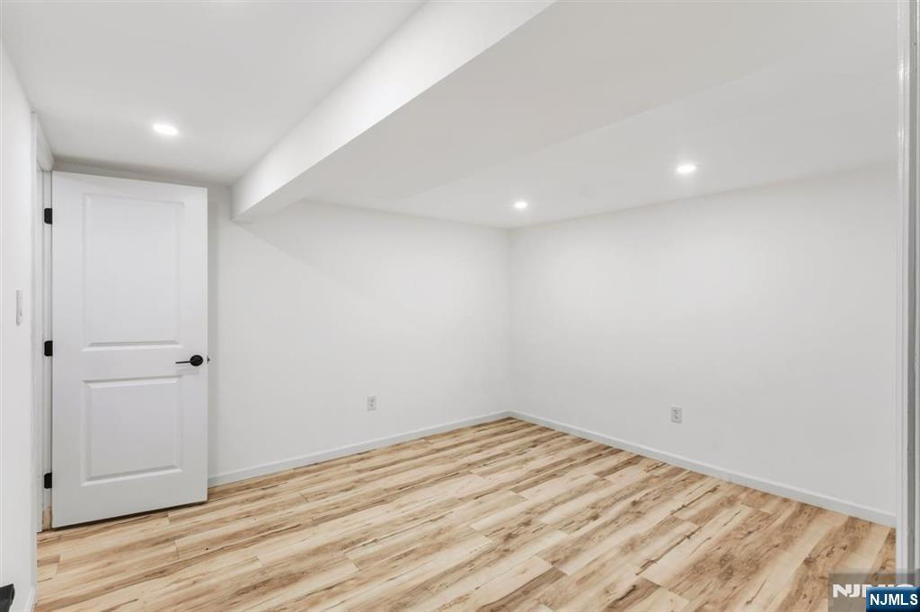 137 Myrtle Avenue Property Photo 32