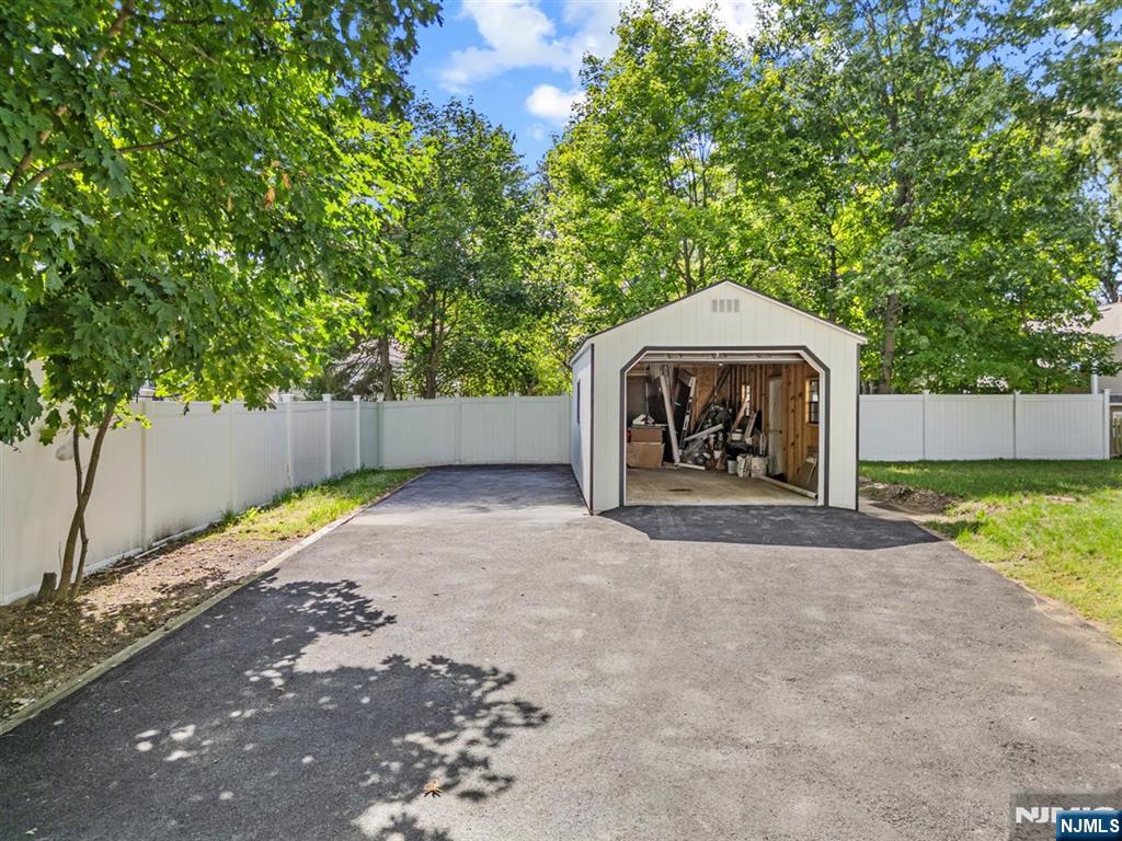 137 Myrtle Avenue Property Photo 38