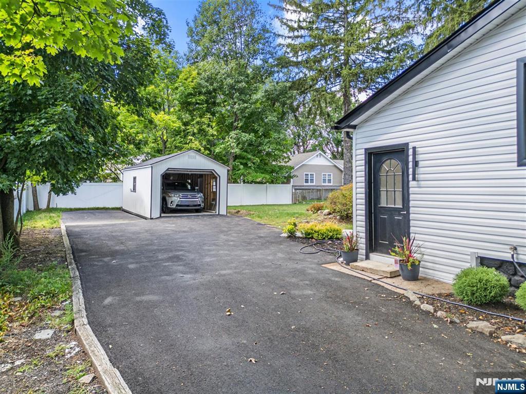 137 Myrtle Avenue Property Photo 41