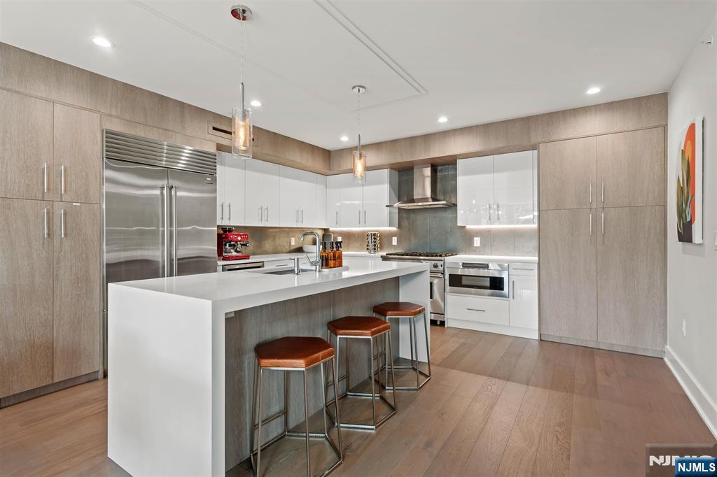 367 Park Avenue Property Photo 4