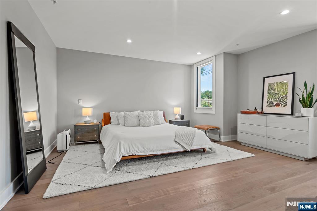 367 Park Avenue Property Photo 19