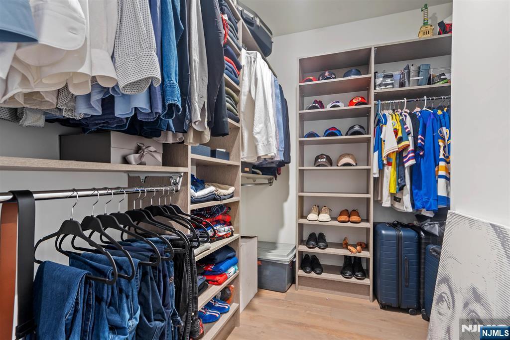 367 Park Avenue Property Photo 25