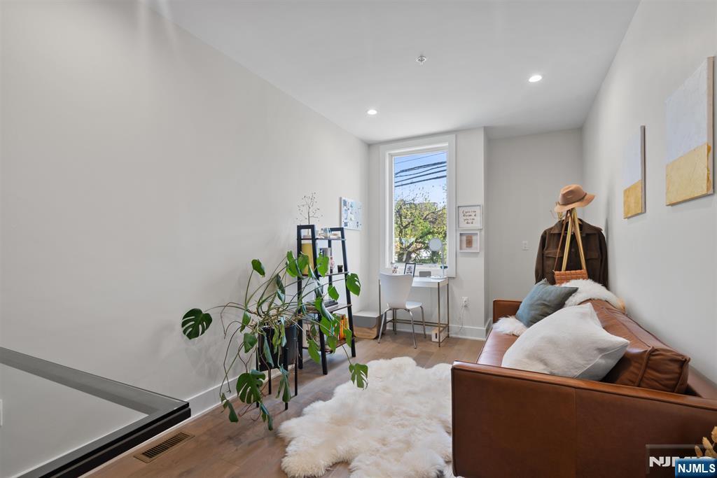 367 Park Avenue Property Photo 38