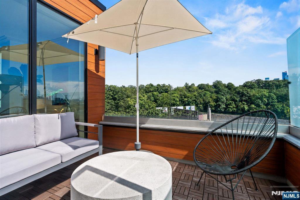 367 Park Avenue Property Photo 41
