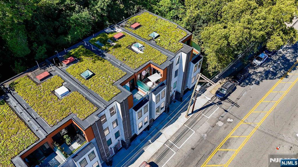 367 Park Avenue Property Photo 45