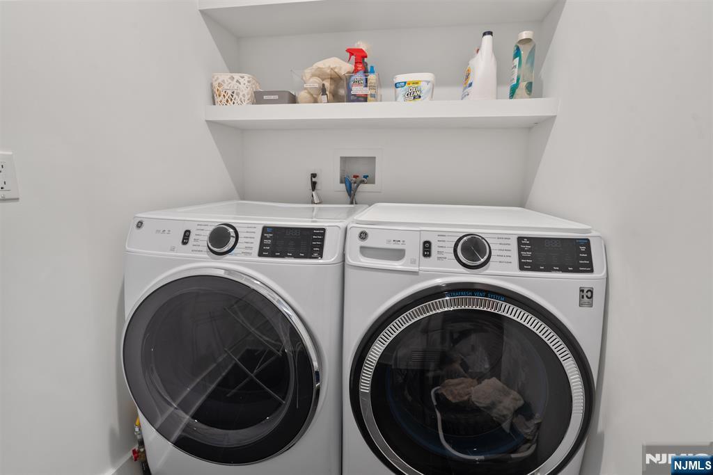 367 Park Avenue Property Photo 48