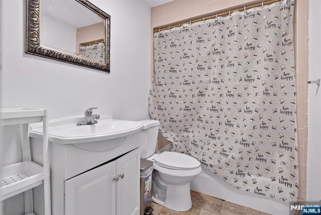 323 Semel Avenue Property Photo 18