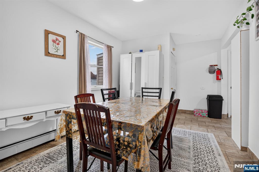 323 Semel Avenue Property Photo 29