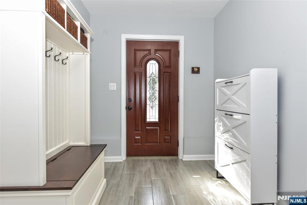 10 Stanley 10 Property Photo 3