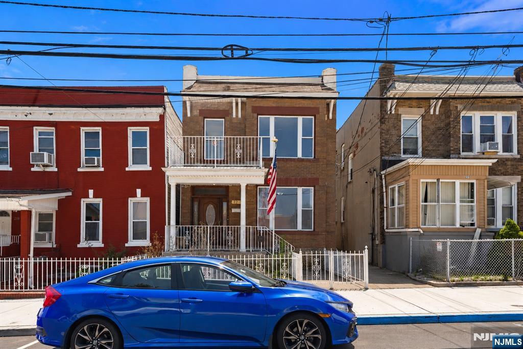 221 54th Street Property Photo 2