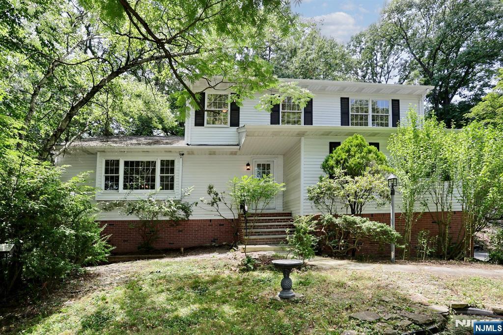 33 Hillside Avenue Property Photo 1