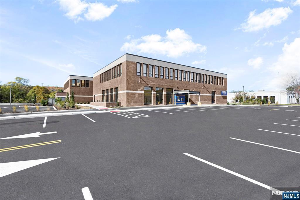 1 Lethbridge Plaza 31 Property Photo 3