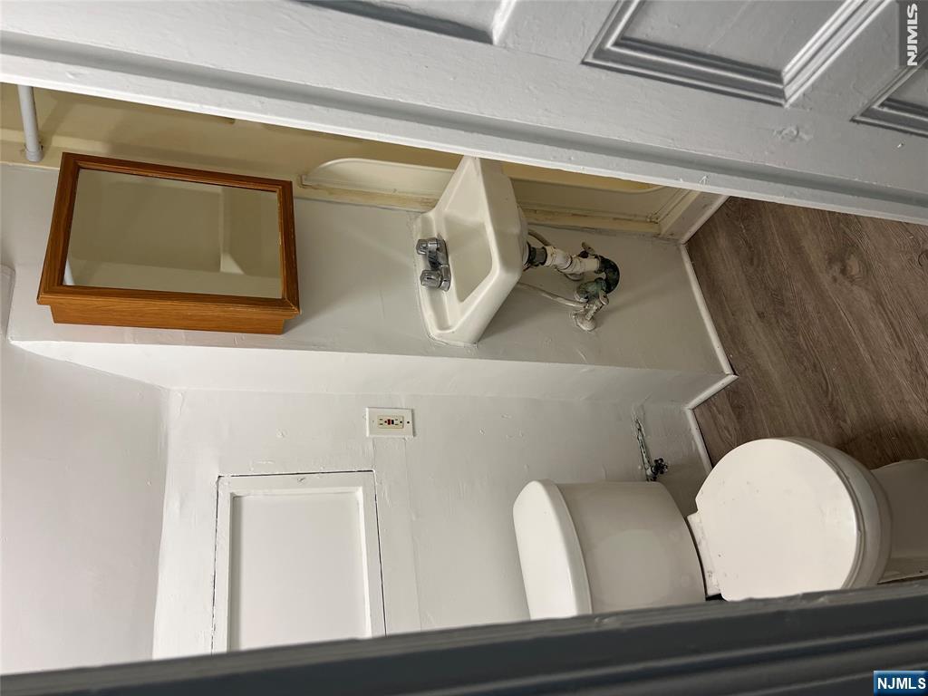 12 Quincy Street 4 Property Photo 6