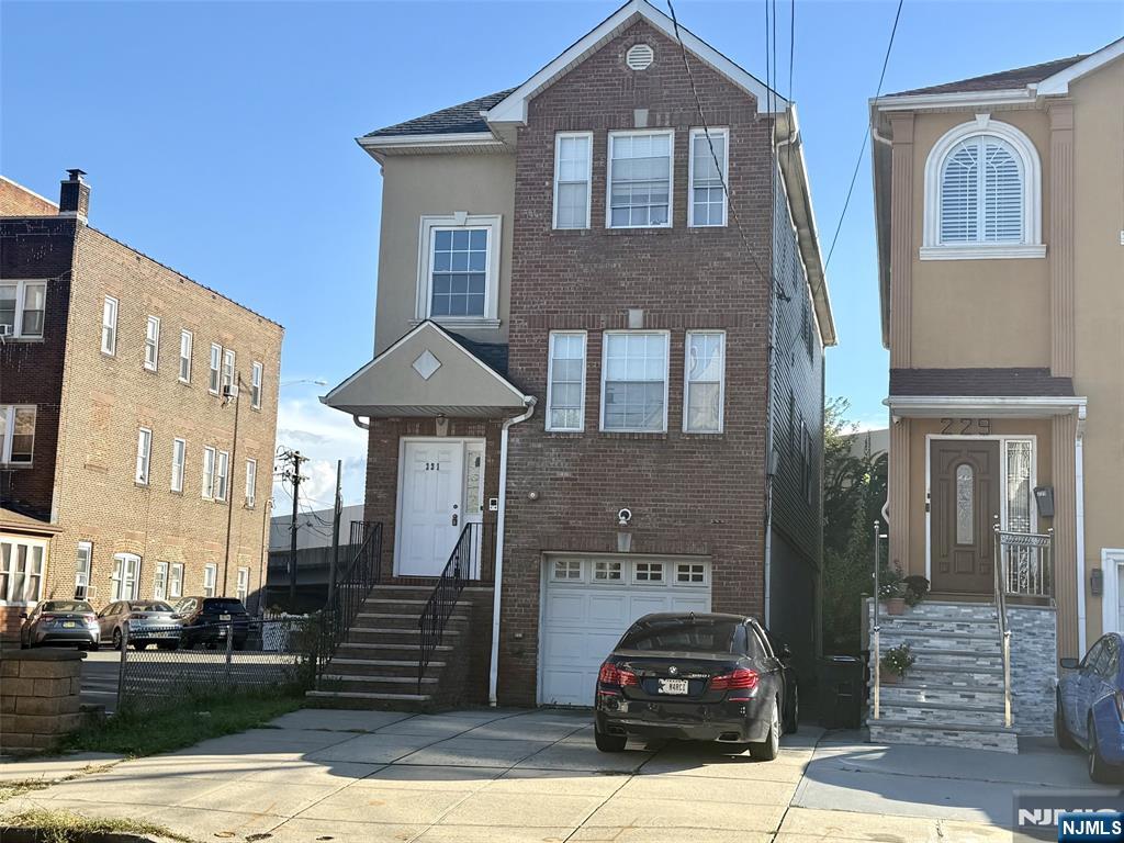 231 Jersey Street 1st & Ground Property Photo 1