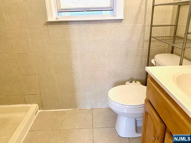 231 Jersey Street 1st & Ground Property Photo 5