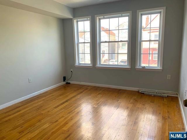 231 Jersey Street 1st & Ground Property Photo 6