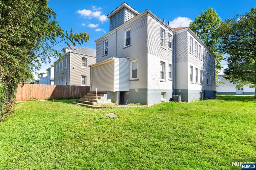 183 Bergen Turnpike Property Photo 3