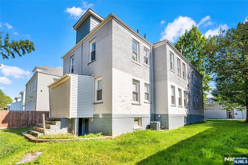 183 Bergen Turnpike Property Photo 4
