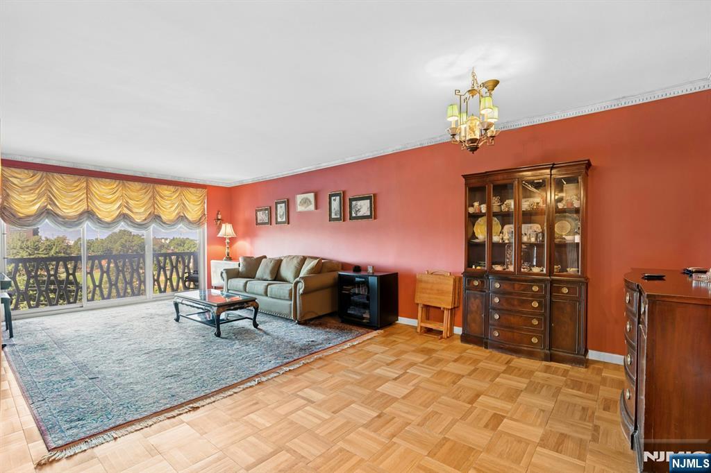 2100 Linwood Avenue 6c Property Photo 6