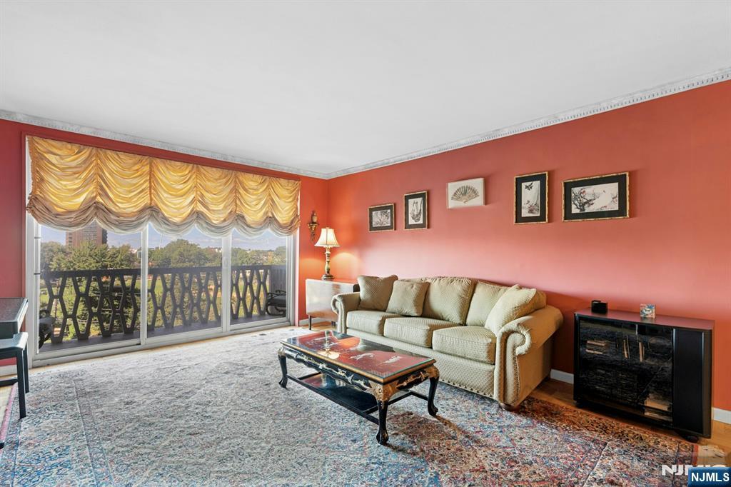 2100 Linwood Avenue 6c Property Photo 10