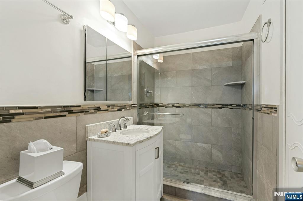 2100 Linwood Avenue 6c Property Photo 14