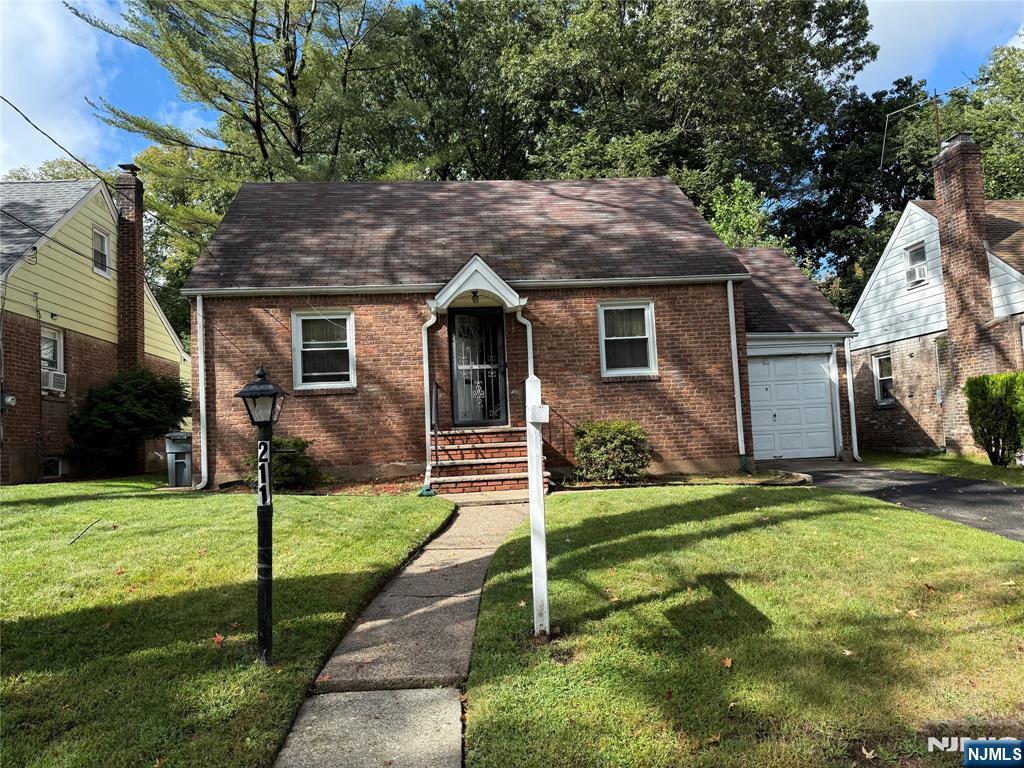 211 E Tryon Avenue Property Photo 1