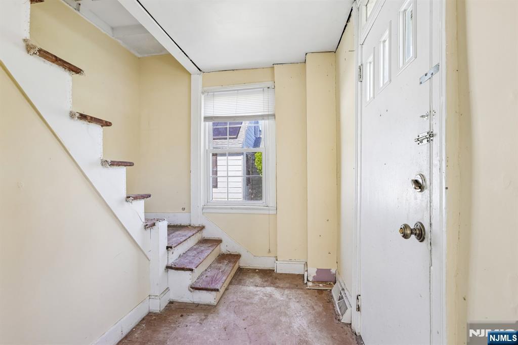 162 Chestnut Street Property Photo 3