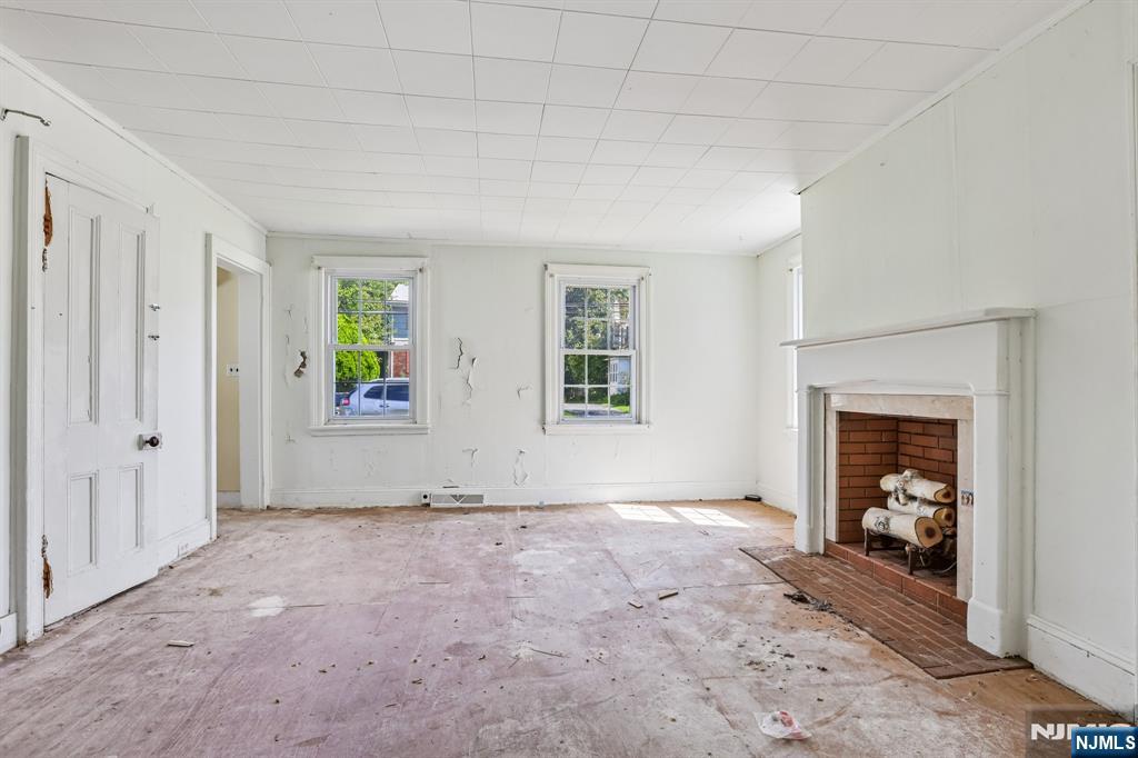 162 Chestnut Street Property Photo 4