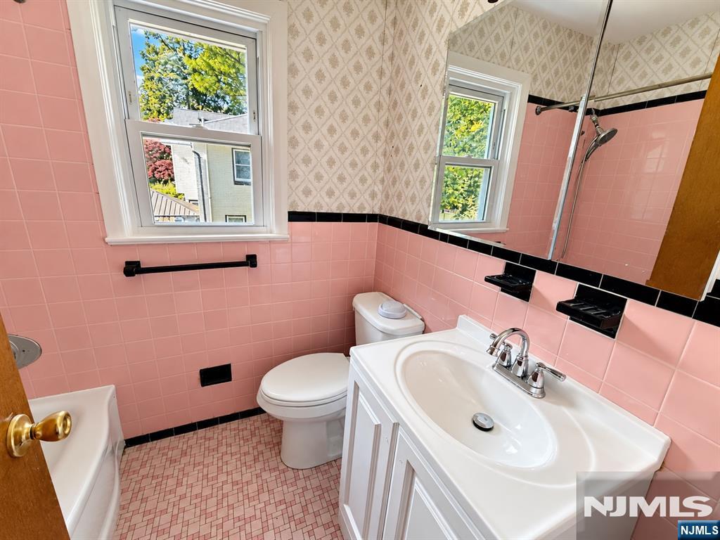 201 Davis Avenue Property Photo 8