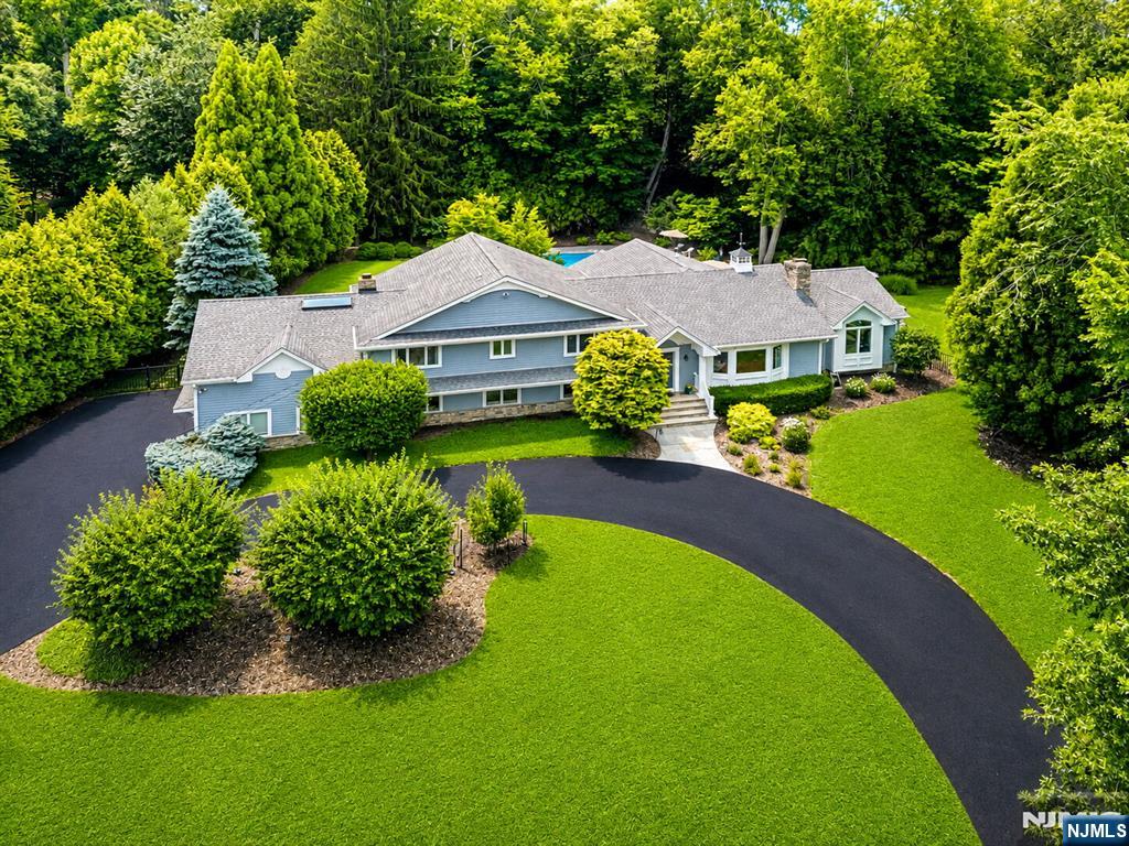 9 Pinehill Drive Property Photo 1